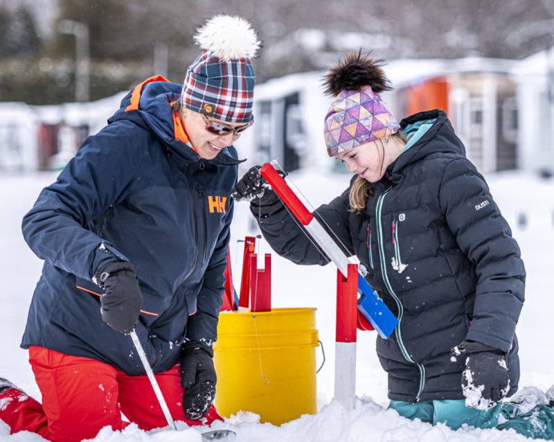 Activité de pêche blanche à Baie-des-Sables