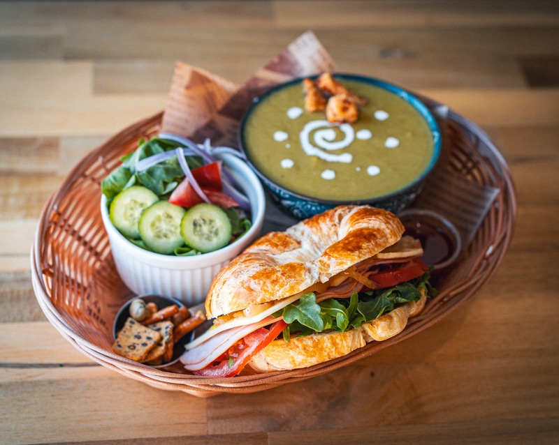 Cosmo Café et Comptoir de prêt-à-manger